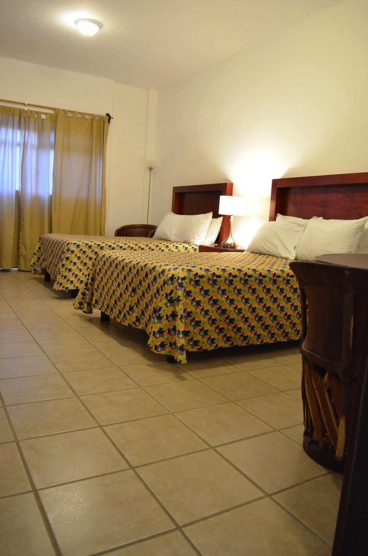 Hotel San Miguel Penjamo Bagian luar foto