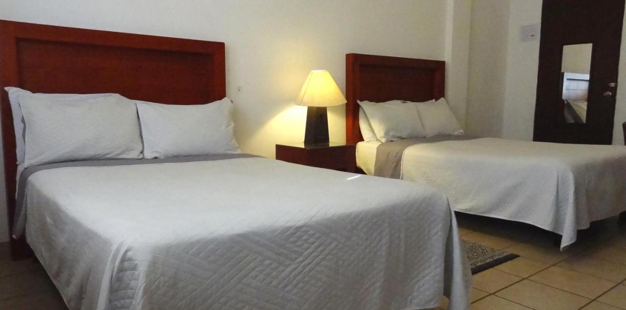 Hotel San Miguel Penjamo Bagian luar foto